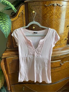 FANG Pink Lace-Trim Short Sleeve Top